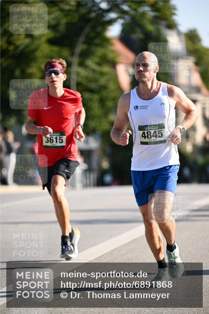 01.09.2024 - BARMER Alsterlauf Dr. Thomas Lammeyer http://msf.ph/oto/6891868 01.09.2024 09:23:03 Laufen 3615, 35, 4845, 0 meine-sportfotos.de
