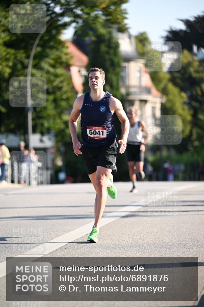01.09.2024 - BARMER Alsterlauf Dr. Thomas Lammeyer http://msf.ph/oto/6891876 01.09.2024 09:23:04 Laufen 5041 meine-sportfotos.de