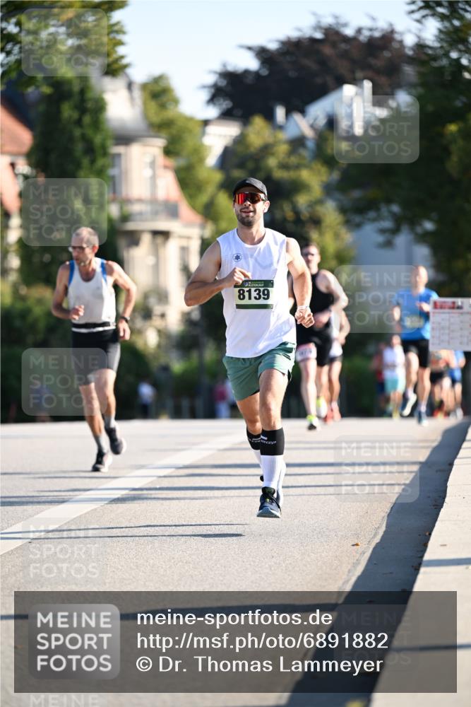 01.09.2024 - BARMER Alsterlauf Dr. Thomas Lammeyer http://msf.ph/oto/6891882 01.09.2024 09:23:06 Laufen 8139 meine-sportfotos.de
