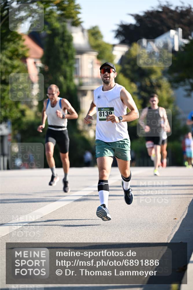 01.09.2024 - BARMER Alsterlauf Dr. Thomas Lammeyer http://msf.ph/oto/6891886 01.09.2024 09:23:06 Laufen 8139 meine-sportfotos.de
