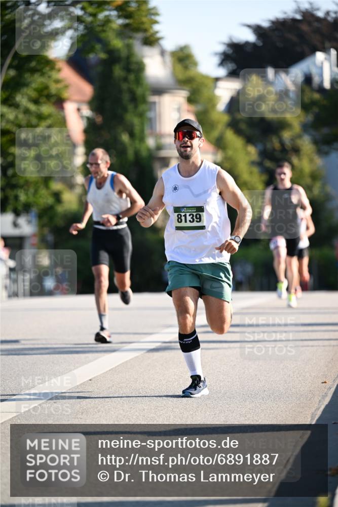 01.09.2024 - BARMER Alsterlauf Dr. Thomas Lammeyer http://msf.ph/oto/6891887 01.09.2024 09:23:06 Laufen 8139 meine-sportfotos.de