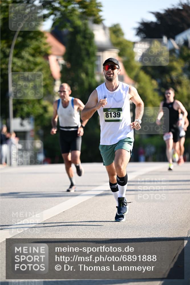 01.09.2024 - BARMER Alsterlauf Dr. Thomas Lammeyer http://msf.ph/oto/6891888 01.09.2024 09:23:07 Laufen 8139 meine-sportfotos.de