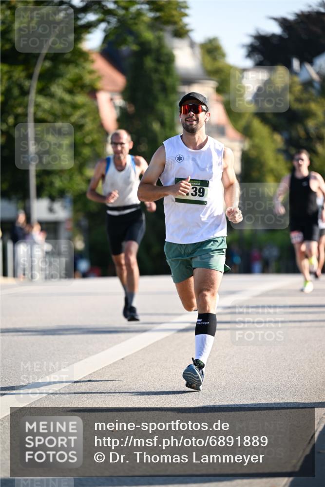 01.09.2024 - BARMER Alsterlauf Dr. Thomas Lammeyer http://msf.ph/oto/6891889 01.09.2024 09:23:07 Laufen 39 meine-sportfotos.de