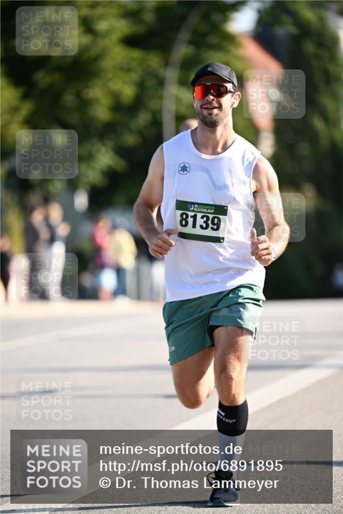 01.09.2024 - BARMER Alsterlauf Dr. Thomas Lammeyer http://msf.ph/oto/6891895 01.09.2024 09:23:07 Laufen 35, 8139 meine-sportfotos.de