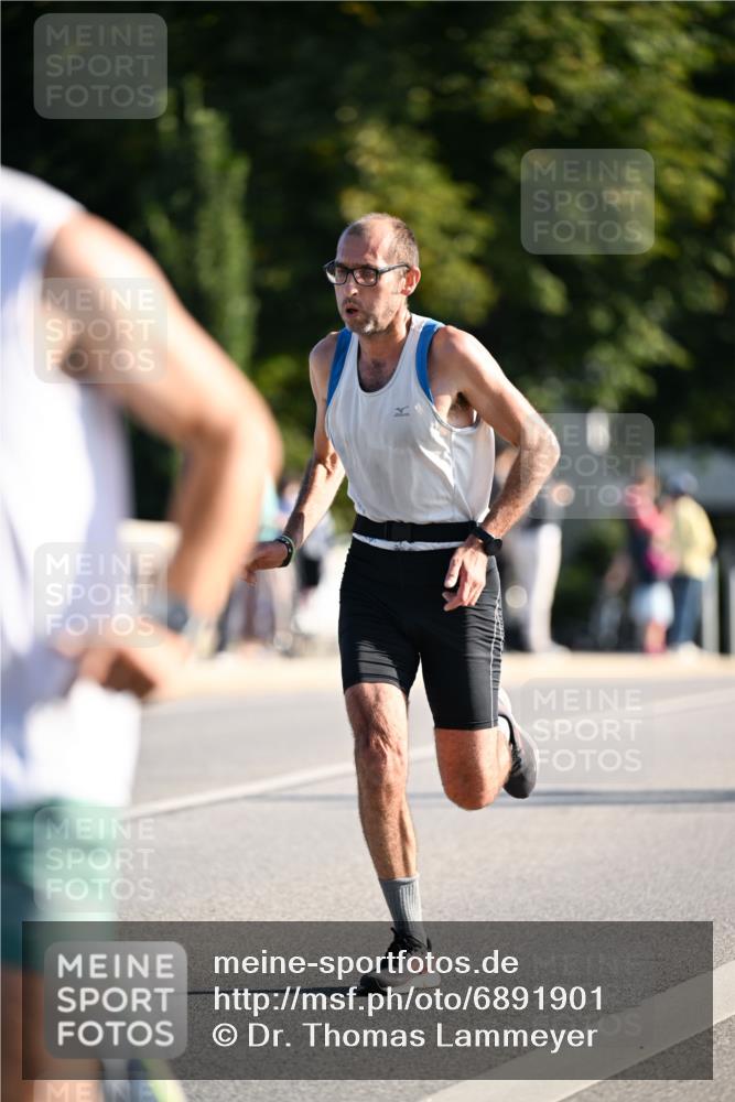 01.09.2024 - BARMER Alsterlauf Dr. Thomas Lammeyer http://msf.ph/oto/6891901 01.09.2024 09:23:09 Laufen  meine-sportfotos.de