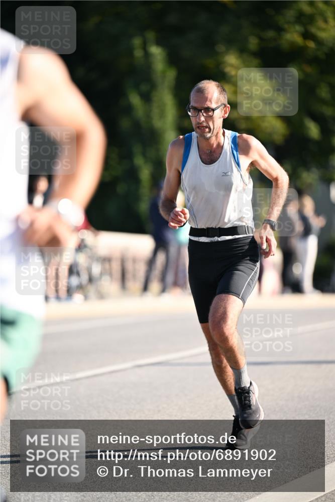 01.09.2024 - BARMER Alsterlauf Dr. Thomas Lammeyer http://msf.ph/oto/6891902 01.09.2024 09:23:09 Laufen  meine-sportfotos.de