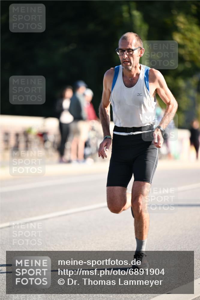 01.09.2024 - BARMER Alsterlauf Dr. Thomas Lammeyer http://msf.ph/oto/6891904 01.09.2024 09:23:09 Laufen  meine-sportfotos.de