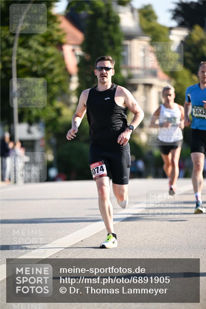 01.09.2024 - BARMER Alsterlauf Dr. Thomas Lammeyer http://msf.ph/oto/6891905 01.09.2024 09:23:10 Laufen 074, 3042 meine-sportfotos.de