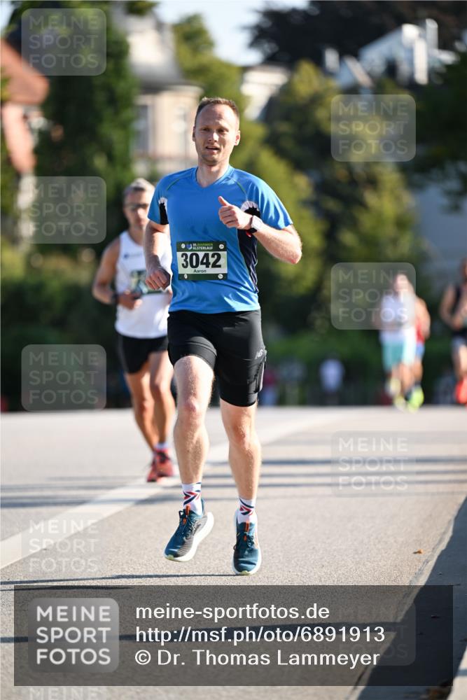 01.09.2024 - BARMER Alsterlauf Dr. Thomas Lammeyer http://msf.ph/oto/6891913 01.09.2024 09:23:11 Laufen 35, 3042 meine-sportfotos.de