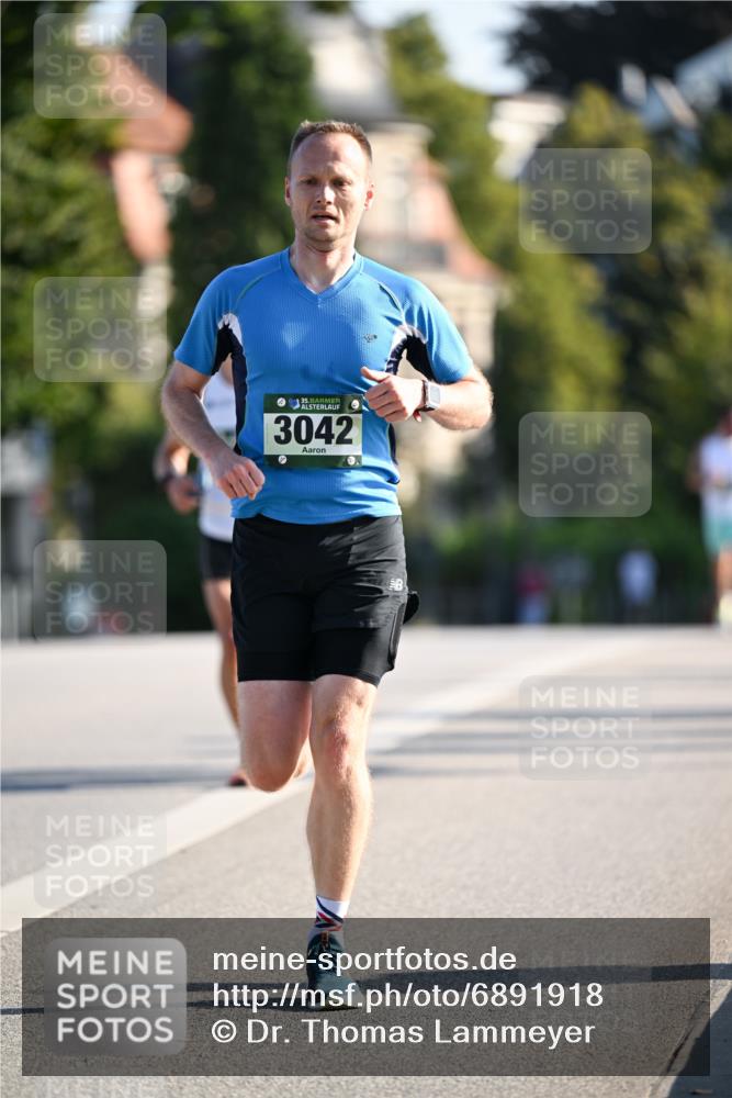 01.09.2024 - BARMER Alsterlauf Dr. Thomas Lammeyer http://msf.ph/oto/6891918 01.09.2024 09:23:12 Laufen 35, 3042 meine-sportfotos.de