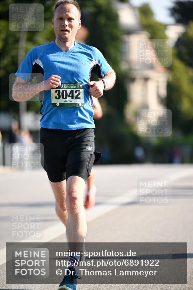 01.09.2024 - BARMER Alsterlauf Dr. Thomas Lammeyer http://msf.ph/oto/6891922 01.09.2024 09:23:12 Laufen 35, 3042 meine-sportfotos.de