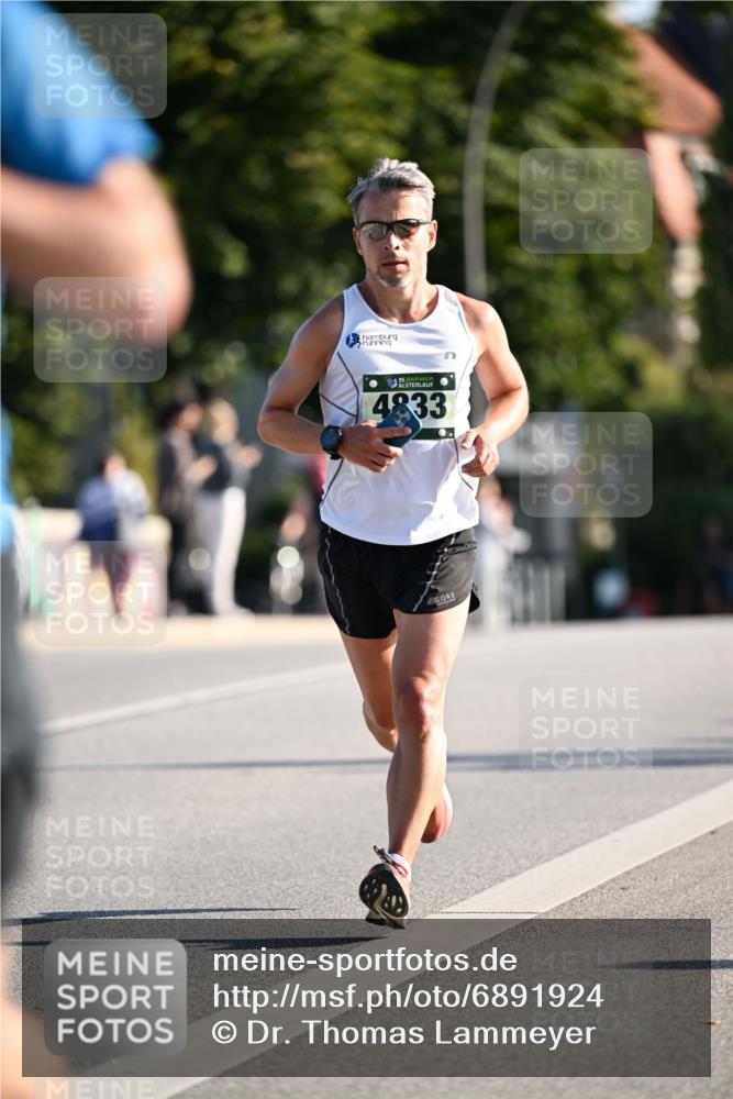 01.09.2024 - BARMER Alsterlauf Dr. Thomas Lammeyer http://msf.ph/oto/6891924 01.09.2024 09:23:13 Laufen 35, 4833 meine-sportfotos.de