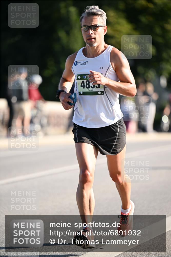 01.09.2024 - BARMER Alsterlauf Dr. Thomas Lammeyer http://msf.ph/oto/6891932 01.09.2024 09:23:14 Laufen 4835 meine-sportfotos.de