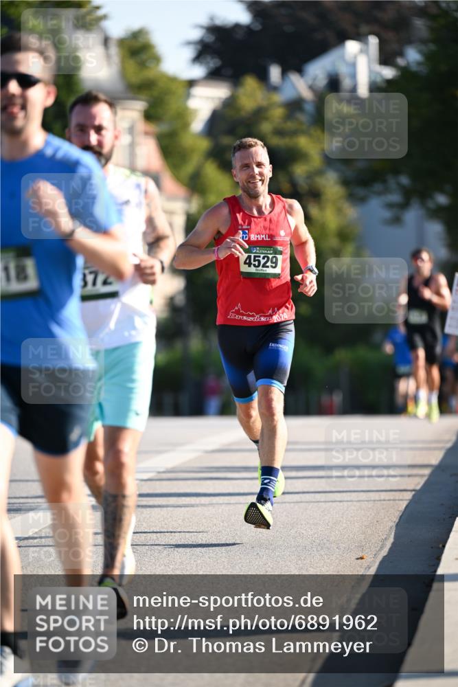 01.09.2024 - BARMER Alsterlauf Dr. Thomas Lammeyer http://msf.ph/oto/6891962 01.09.2024 09:23:21 Laufen 13, 372, 4529, 2024 meine-sportfotos.de