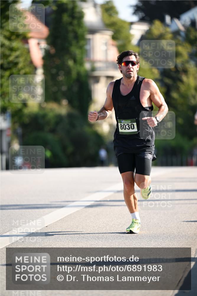 01.09.2024 - BARMER Alsterlauf Dr. Thomas Lammeyer http://msf.ph/oto/6891983 01.09.2024 09:23:27 Laufen 8030 meine-sportfotos.de