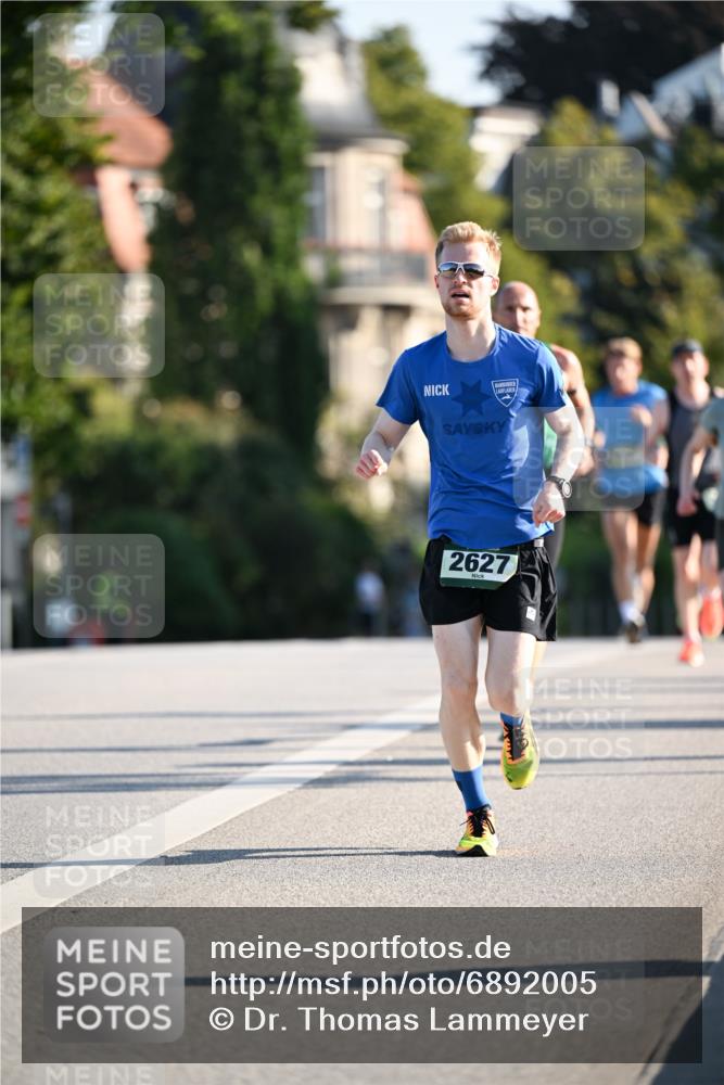 01.09.2024 - BARMER Alsterlauf Dr. Thomas Lammeyer http://msf.ph/oto/6892005 01.09.2024 09:23:31 Laufen 2627 meine-sportfotos.de