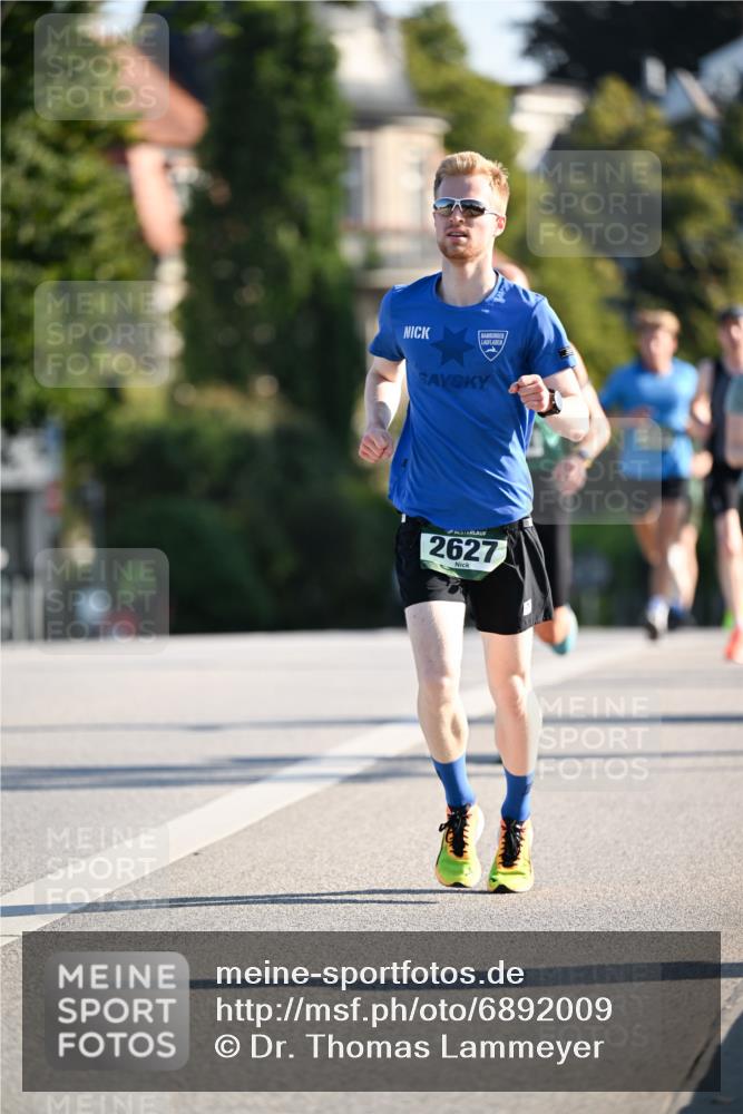 01.09.2024 - BARMER Alsterlauf Dr. Thomas Lammeyer http://msf.ph/oto/6892009 01.09.2024 09:23:31 Laufen 2627 meine-sportfotos.de