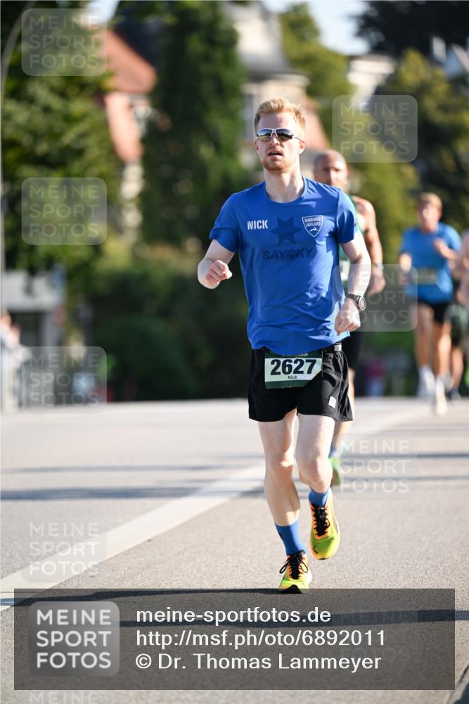 01.09.2024 - BARMER Alsterlauf Dr. Thomas Lammeyer http://msf.ph/oto/6892011 01.09.2024 09:23:32 Laufen 2627 meine-sportfotos.de