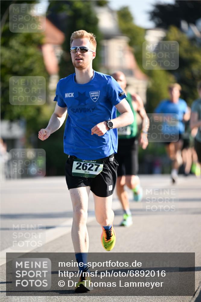 01.09.2024 - BARMER Alsterlauf Dr. Thomas Lammeyer http://msf.ph/oto/6892016 01.09.2024 09:23:32 Laufen 2627 meine-sportfotos.de