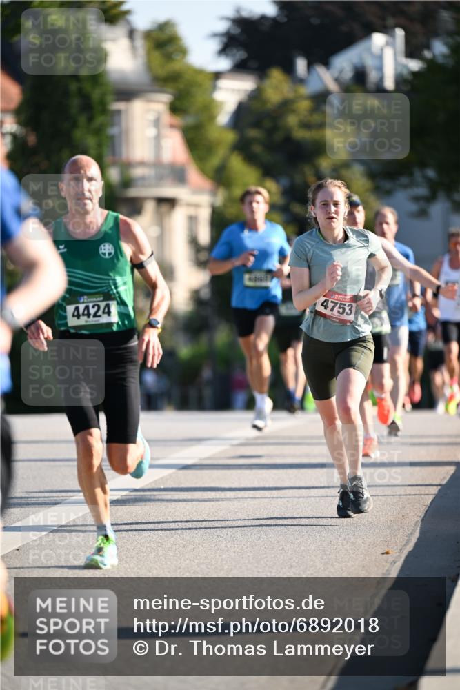 01.09.2024 - BARMER Alsterlauf Dr. Thomas Lammeyer http://msf.ph/oto/6892018 01.09.2024 09:23:33 Laufen 4753, 4424 meine-sportfotos.de