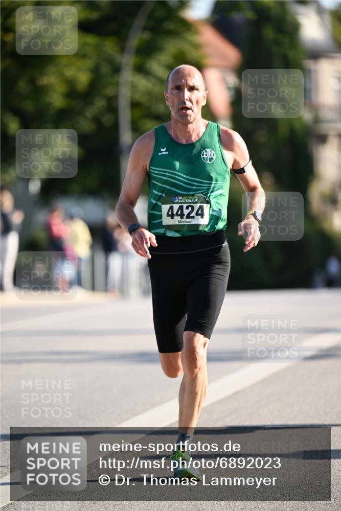 01.09.2024 - BARMER Alsterlauf Dr. Thomas Lammeyer http://msf.ph/oto/6892023 01.09.2024 09:23:34 Laufen 35, 4424 meine-sportfotos.de