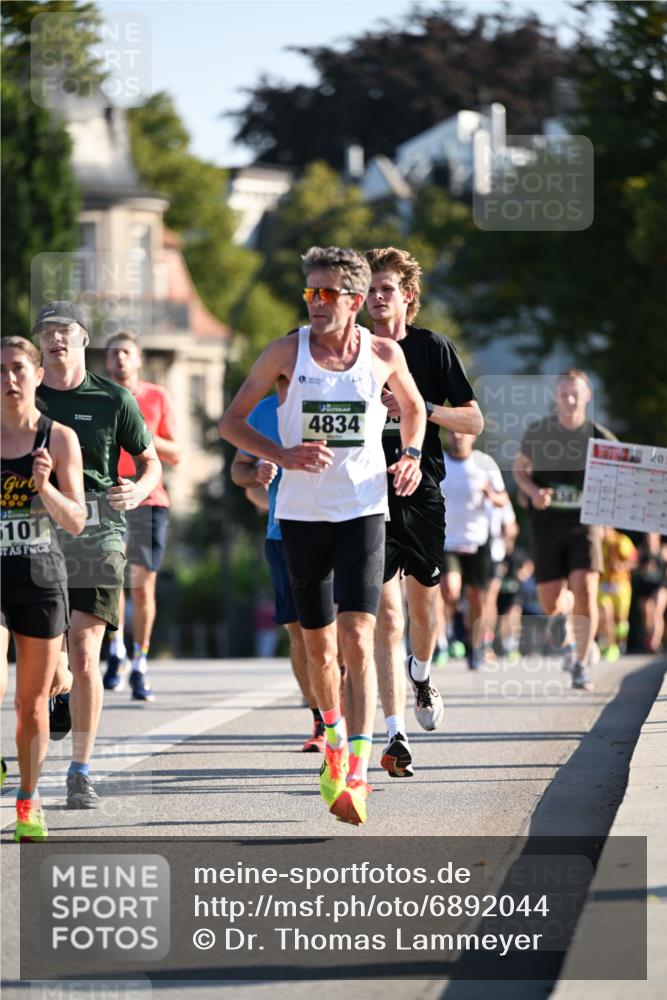 01.09.2024 - BARMER Alsterlauf Dr. Thomas Lammeyer http://msf.ph/oto/6892044 01.09.2024 09:23:38 Laufen 00, 5101, 4834 meine-sportfotos.de