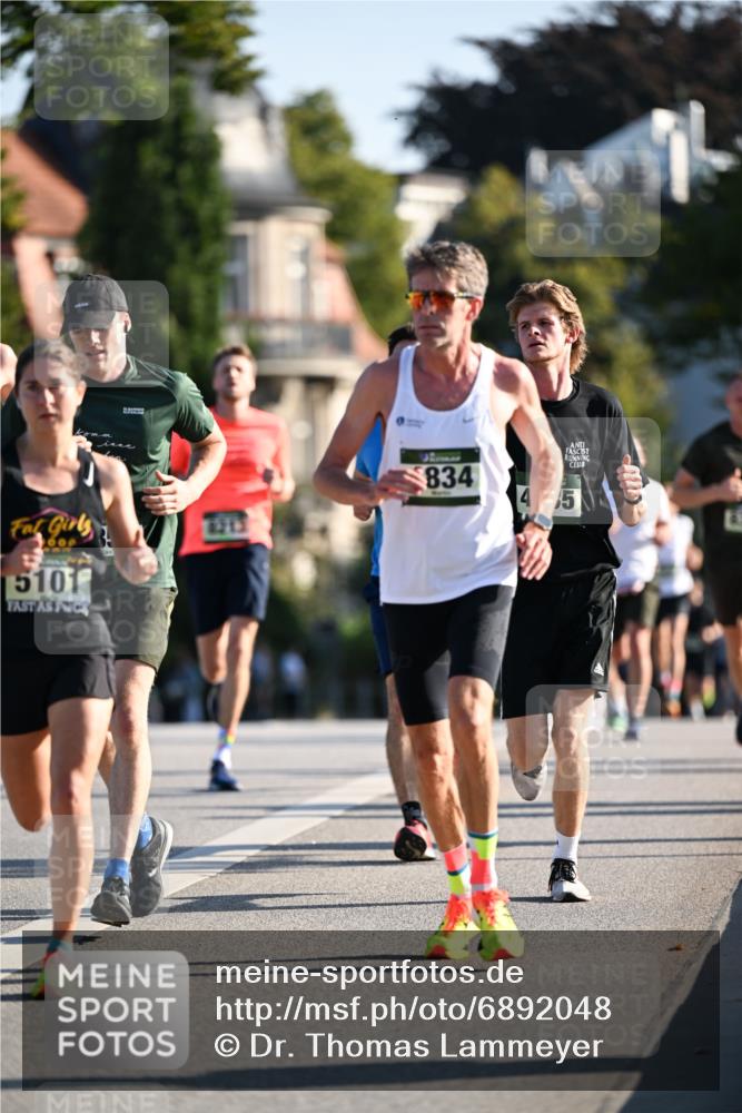 01.09.2024 - BARMER Alsterlauf Dr. Thomas Lammeyer http://msf.ph/oto/6892048 01.09.2024 09:23:39 Laufen 5101, 8213, 834, 5 meine-sportfotos.de