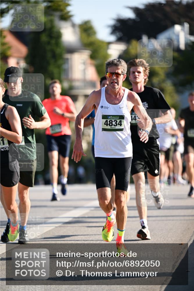 01.09.2024 - BARMER Alsterlauf Dr. Thomas Lammeyer http://msf.ph/oto/6892050 01.09.2024 09:23:39 Laufen 35, 4834, 14 meine-sportfotos.de