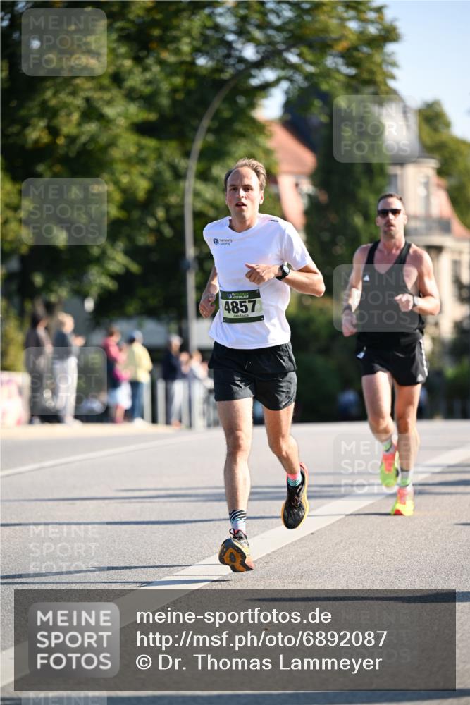 01.09.2024 - BARMER Alsterlauf Dr. Thomas Lammeyer http://msf.ph/oto/6892087 01.09.2024 09:23:47 Laufen 4857 meine-sportfotos.de