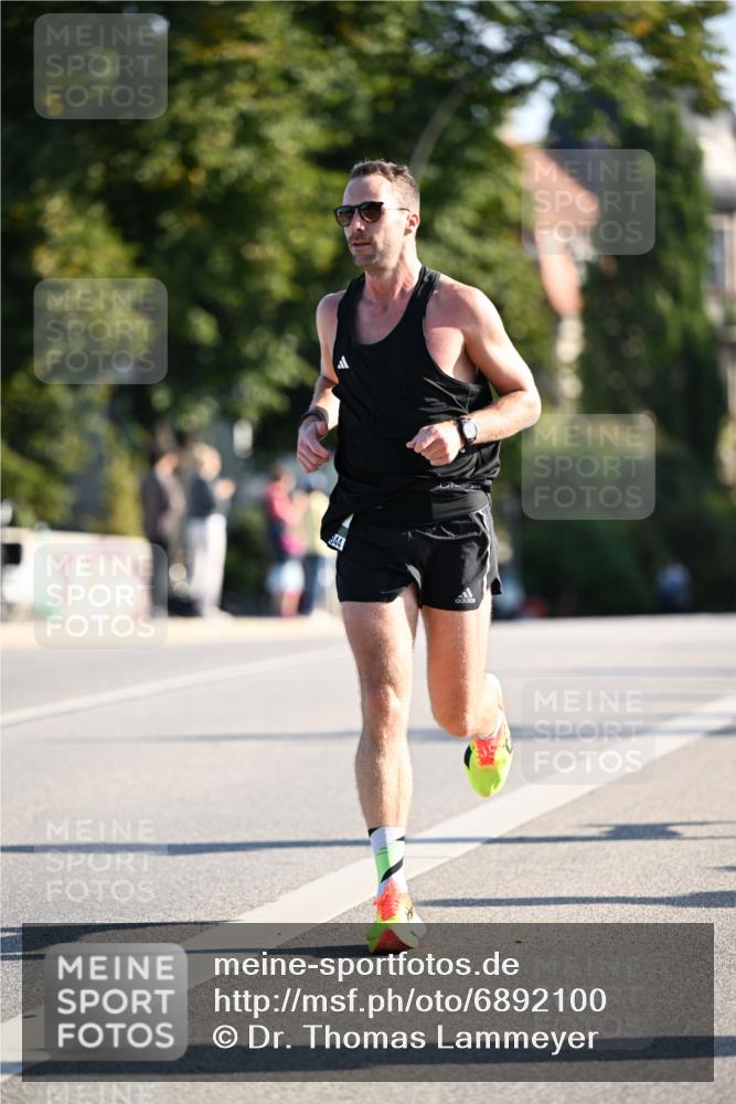 01.09.2024 - BARMER Alsterlauf Dr. Thomas Lammeyer http://msf.ph/oto/6892100 01.09.2024 09:23:49 Laufen 844 meine-sportfotos.de