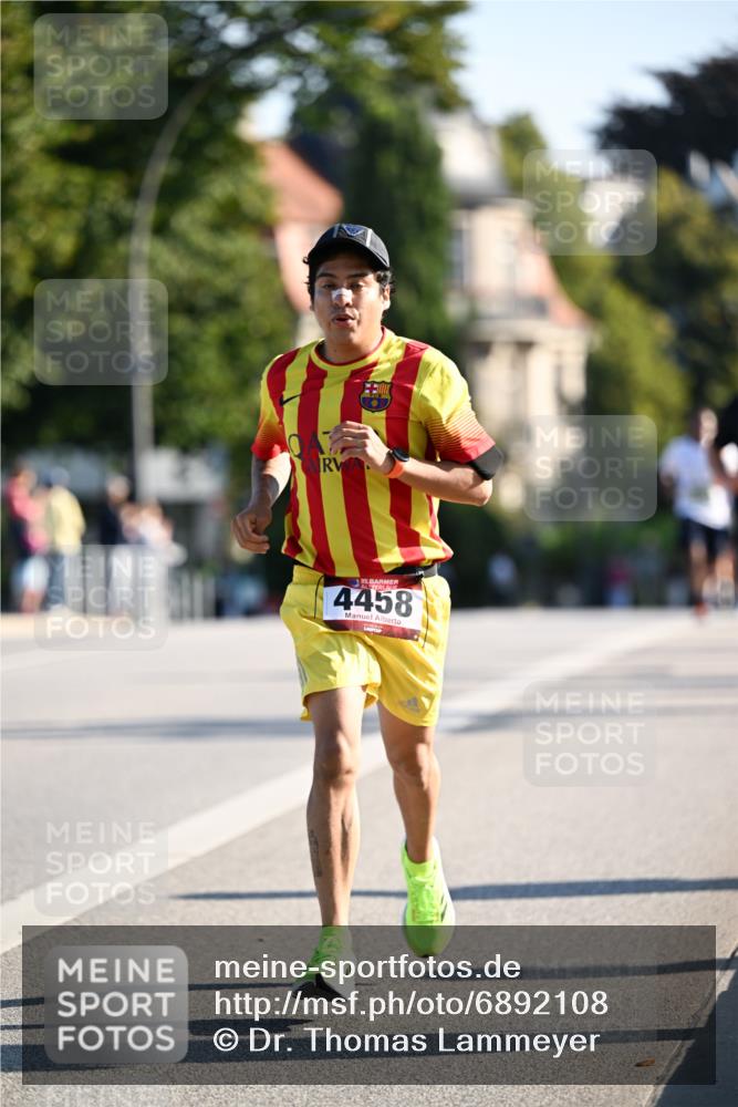 01.09.2024 - BARMER Alsterlauf Dr. Thomas Lammeyer http://msf.ph/oto/6892108 01.09.2024 09:23:50 Laufen 4458 meine-sportfotos.de