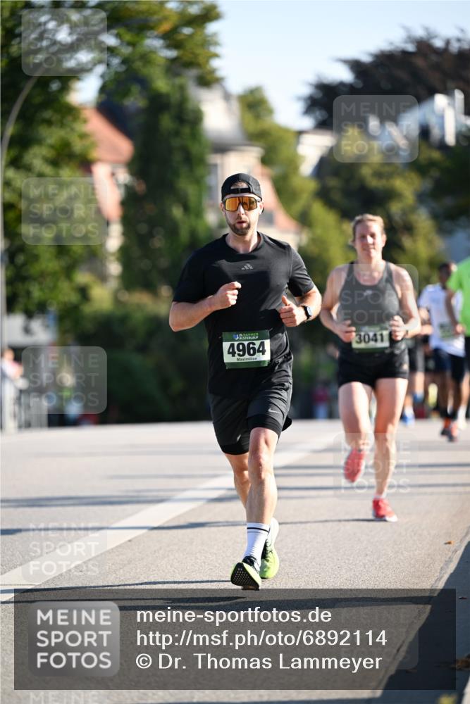 01.09.2024 - BARMER Alsterlauf Dr. Thomas Lammeyer http://msf.ph/oto/6892114 01.09.2024 09:23:52 Laufen 4964, 3041 meine-sportfotos.de
