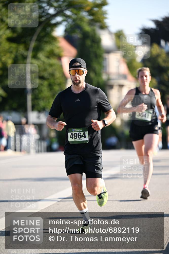 01.09.2024 - BARMER Alsterlauf Dr. Thomas Lammeyer http://msf.ph/oto/6892119 01.09.2024 09:23:53 Laufen 35, 4964, 3041 meine-sportfotos.de