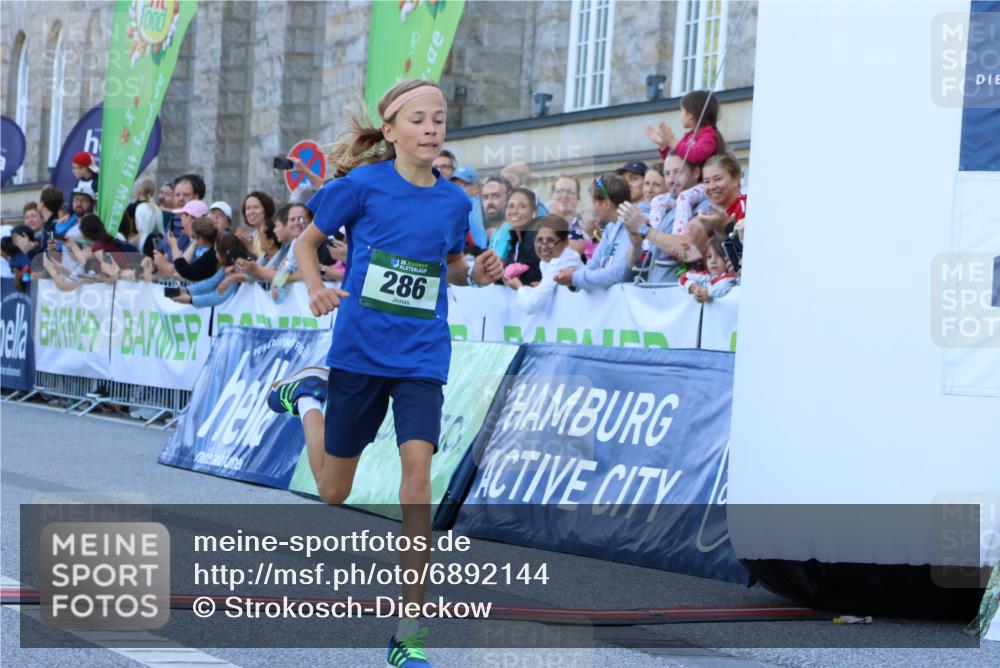 01.09.2024 - BARMER Alsterlauf Strokosch-Dieckow http://msf.ph/oto/6892144 01.09.2024 10:51:09 Ziel 245, 286 meine-sportfotos.de