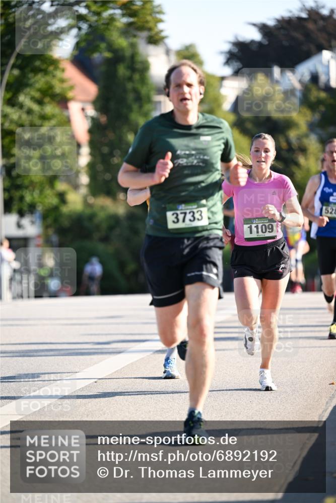01.09.2024 - BARMER Alsterlauf Dr. Thomas Lammeyer http://msf.ph/oto/6892192 01.09.2024 09:24:04 Laufen 3733, 1109, 528 meine-sportfotos.de