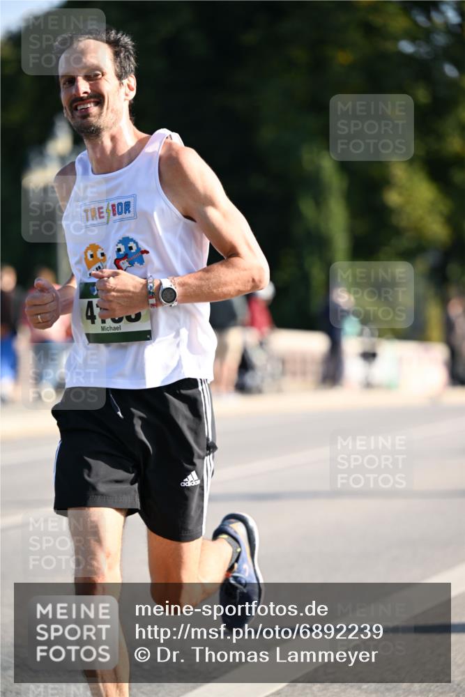 01.09.2024 - BARMER Alsterlauf Dr. Thomas Lammeyer http://msf.ph/oto/6892239 01.09.2024 09:24:12 Laufen 4800 meine-sportfotos.de