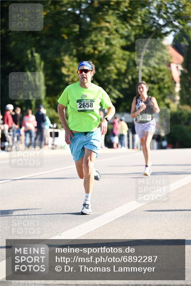 01.09.2024 - BARMER Alsterlauf Dr. Thomas Lammeyer http://msf.ph/oto/6892287 01.09.2024 09:24:21 Laufen 2658 meine-sportfotos.de