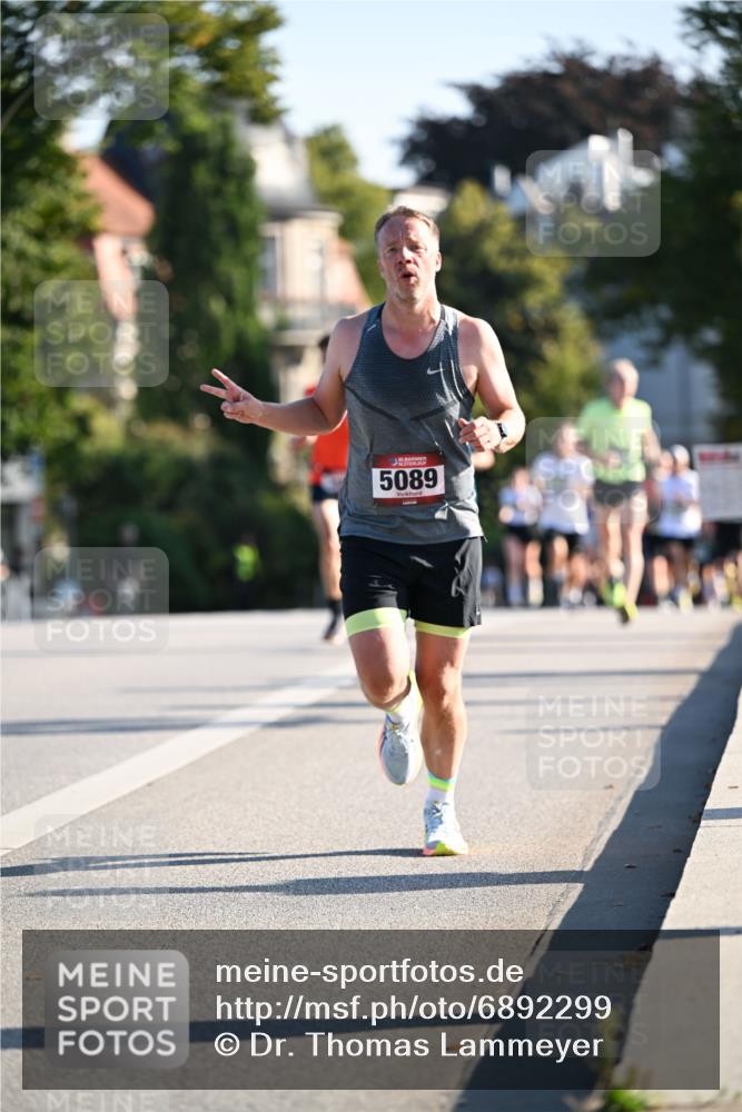 01.09.2024 - BARMER Alsterlauf Dr. Thomas Lammeyer http://msf.ph/oto/6892299 01.09.2024 09:24:24 Laufen 5089 meine-sportfotos.de