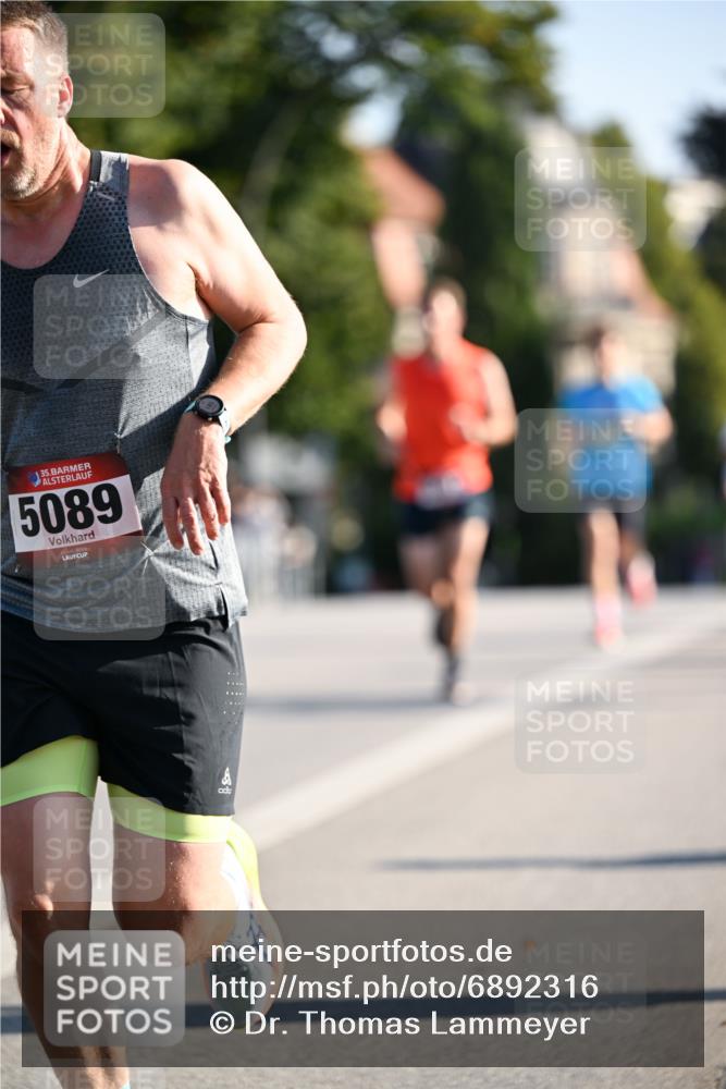 01.09.2024 - BARMER Alsterlauf Dr. Thomas Lammeyer http://msf.ph/oto/6892316 01.09.2024 09:24:26 Laufen 6135, 5089 meine-sportfotos.de