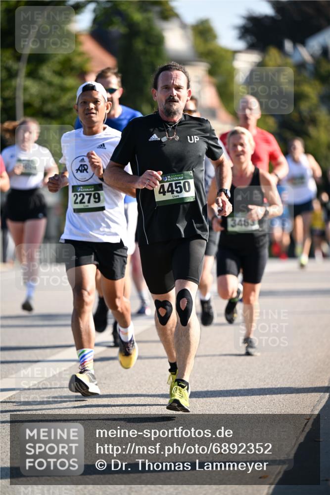 01.09.2024 - BARMER Alsterlauf Dr. Thomas Lammeyer http://msf.ph/oto/6892352 01.09.2024 09:24:34 Laufen 2279, 135, 4450, 3463 meine-sportfotos.de