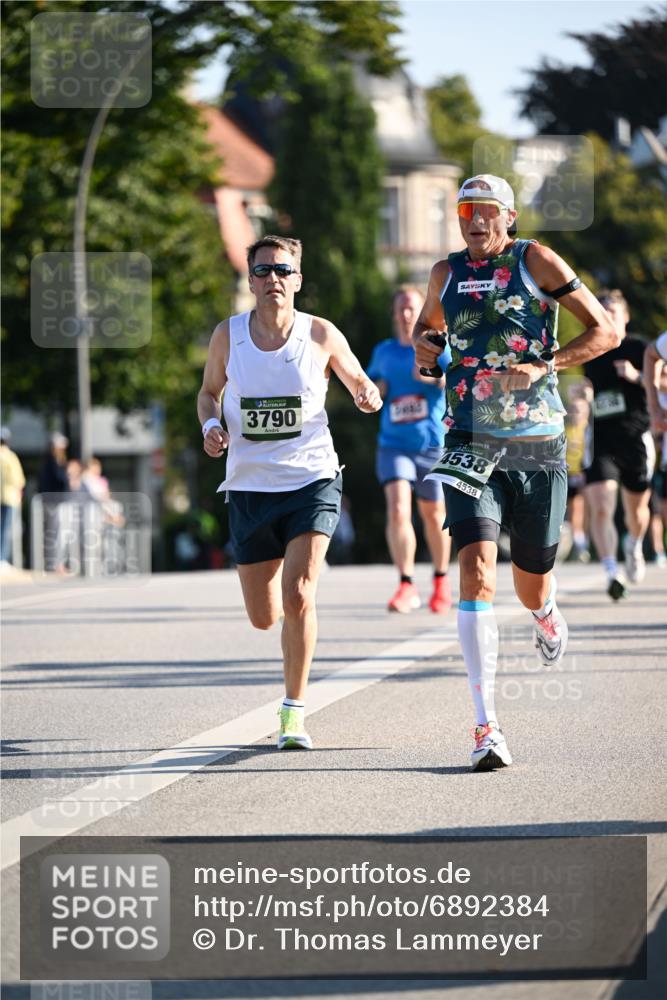 01.09.2024 - BARMER Alsterlauf Dr. Thomas Lammeyer http://msf.ph/oto/6892384 01.09.2024 09:24:39 Laufen 3790, 4538, 4538 meine-sportfotos.de