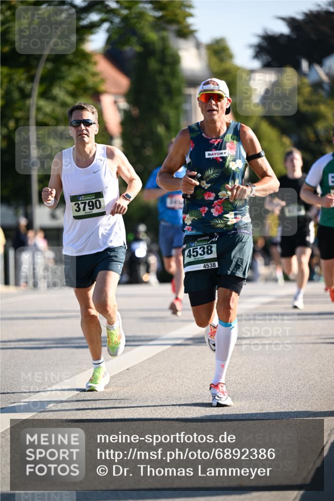 01.09.2024 - BARMER Alsterlauf Dr. Thomas Lammeyer http://msf.ph/oto/6892386 01.09.2024 09:24:39 Laufen 3790, 4538, 4538 meine-sportfotos.de