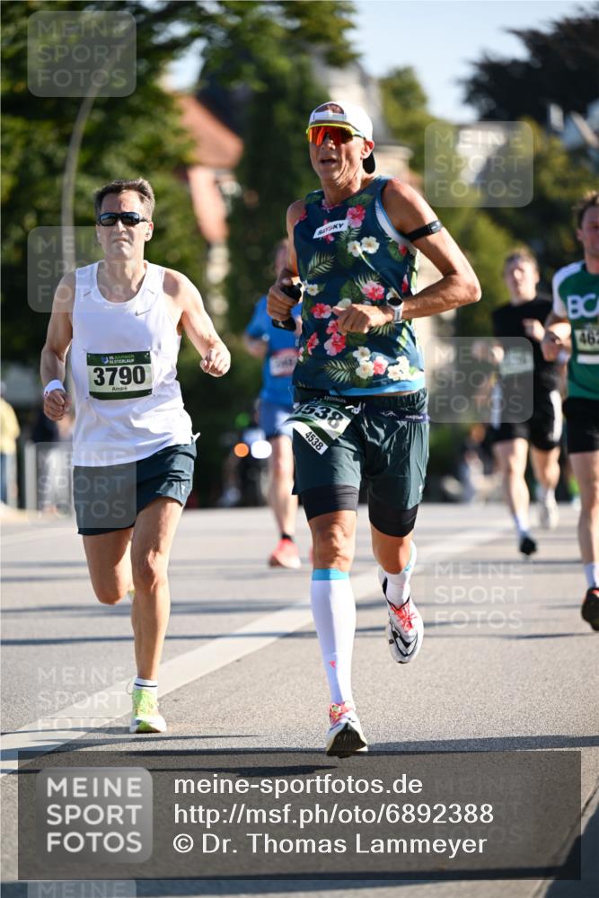 01.09.2024 - BARMER Alsterlauf Dr. Thomas Lammeyer http://msf.ph/oto/6892388 01.09.2024 09:24:39 Laufen 3790, 538, 4538, 46 meine-sportfotos.de