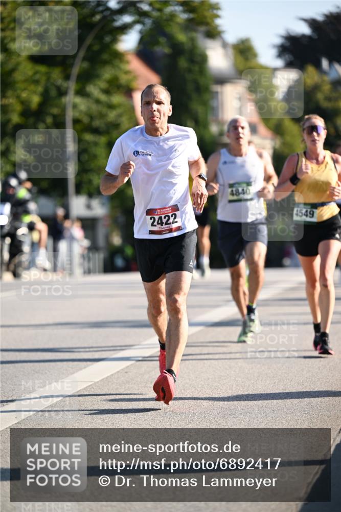 01.09.2024 - BARMER Alsterlauf Dr. Thomas Lammeyer http://msf.ph/oto/6892417 01.09.2024 09:24:44 Laufen 2422, 4840, 4549 meine-sportfotos.de