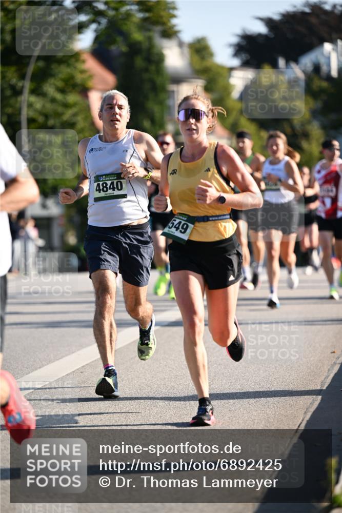 01.09.2024 - BARMER Alsterlauf Dr. Thomas Lammeyer http://msf.ph/oto/6892425 01.09.2024 09:24:45 Laufen 35, 4840, 549 meine-sportfotos.de