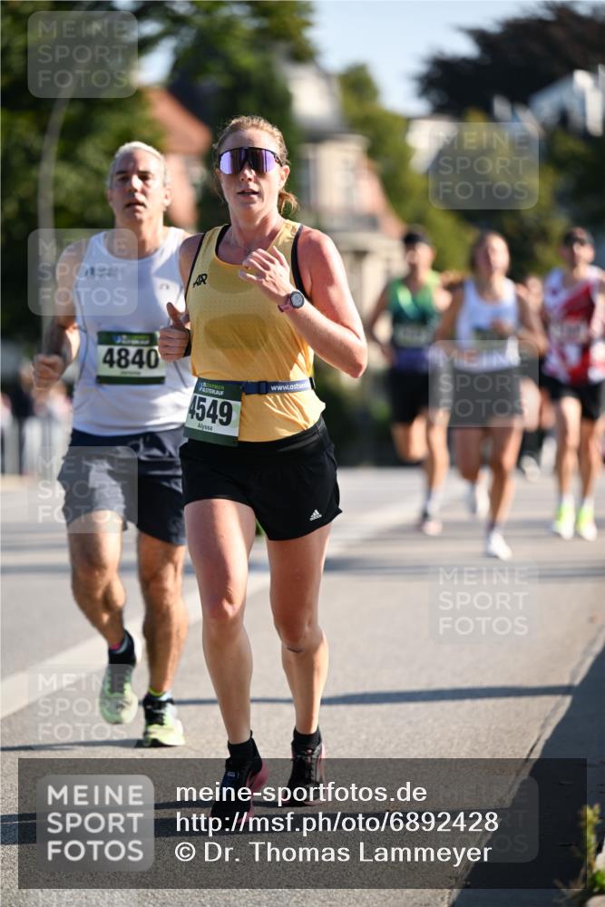 01.09.2024 - BARMER Alsterlauf Dr. Thomas Lammeyer http://msf.ph/oto/6892428 01.09.2024 09:24:46 Laufen 4840, 4549 meine-sportfotos.de