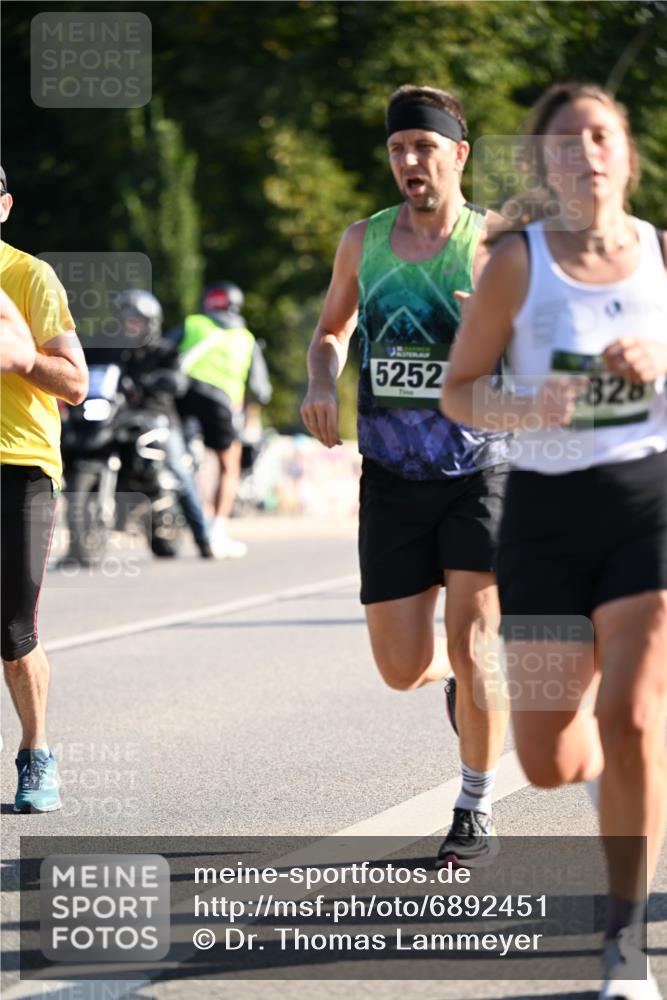 01.09.2024 - BARMER Alsterlauf Dr. Thomas Lammeyer http://msf.ph/oto/6892451 01.09.2024 09:24:49 Laufen 5252, 828 meine-sportfotos.de