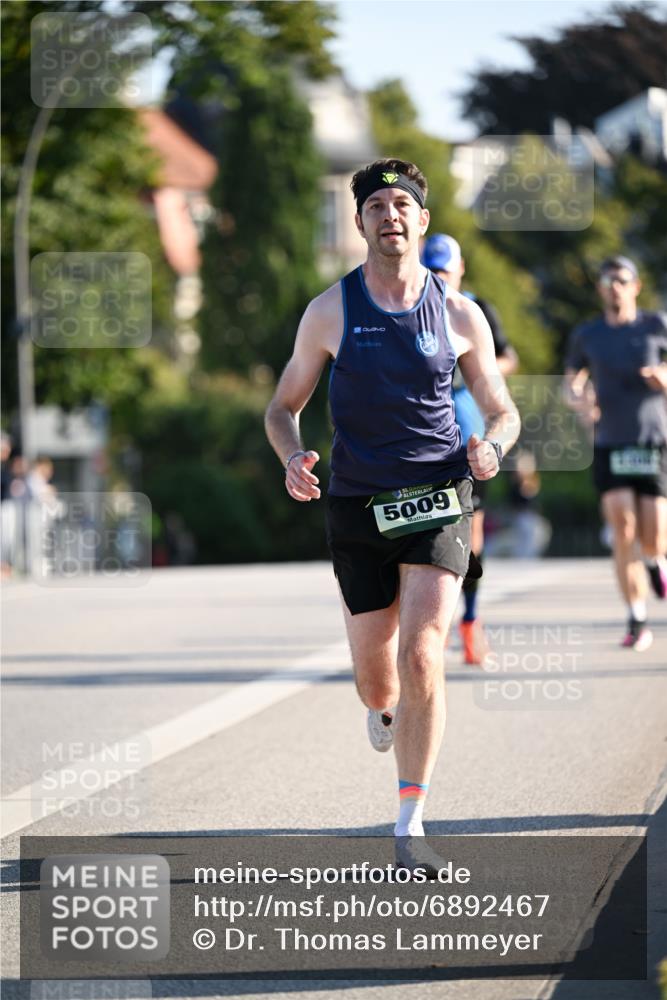 01.09.2024 - BARMER Alsterlauf Dr. Thomas Lammeyer http://msf.ph/oto/6892467 01.09.2024 09:24:53 Laufen 5009 meine-sportfotos.de