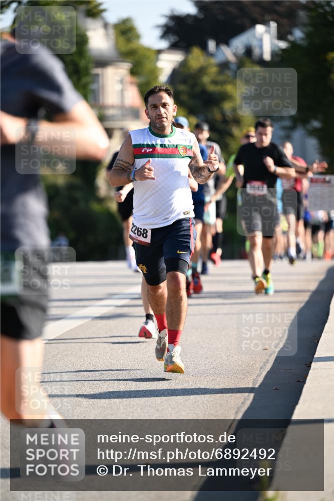 01.09.2024 - BARMER Alsterlauf Dr. Thomas Lammeyer http://msf.ph/oto/6892492 01.09.2024 09:24:57 Laufen 2268 meine-sportfotos.de
