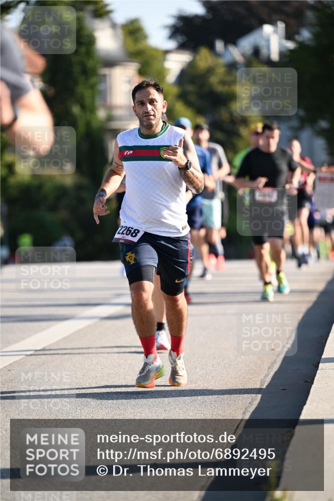 01.09.2024 - BARMER Alsterlauf Dr. Thomas Lammeyer http://msf.ph/oto/6892495 01.09.2024 09:24:57 Laufen 2268 meine-sportfotos.de